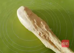 Illustration of how to make pumpkin and meat floss bread 6