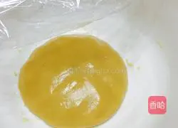 Cantonese style white lotus paste and egg yolk mooncake recipe 4
