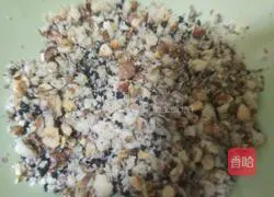 Illustration of how to make walnut hazelnut black sesame children's biscuits 4