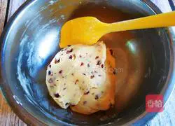 Illustration of how to make cranberry cookies 8