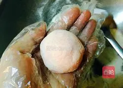 Illustration of how to make custard snowskin mooncakes 11