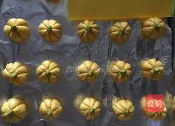 Illustration of how to make pumpkin cookies 7