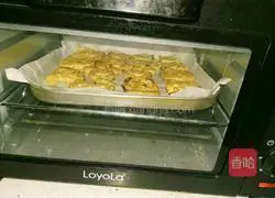 Illustration of how to make raisin cookies 7