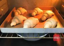 Milk flavored croissant recipe 23