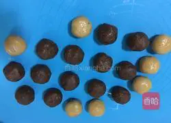 Illustration of how to make bean paste and egg yolk mooncakes 10