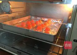 Illustration of how to make egg yolk and bean paste mooncakes 7