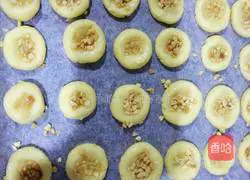 Illustration of how to make nut biscuits 7