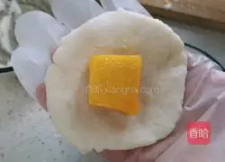 Illustration of how to make yam and fruit mooncakes 8