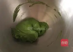 Illustration of how to make matcha salted egg yolk meat floss bread 2