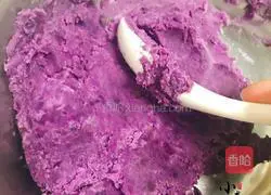 Purple Sweet Potato Mooncake Illustration of how to do it 2