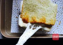 How to make marshmallow toast 4