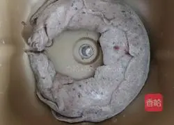 Red Cake Sesame Bread Recipe Illustration 3