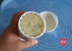 Illustration of how to make red bean paste mooncakes 13