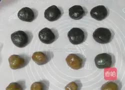 Illustration of how to make chocolate sauce mooncakes 5