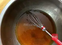 Cantonese-style bean paste and egg yolk Illustration of how to make moon cakes 2