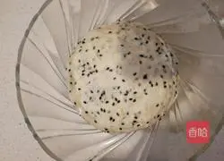 Illustration of how to make black sesame bagels 2