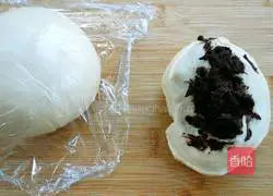 Illustration of how to make two-color toast 6