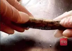 Black Illustration of how to make sesame buns 10