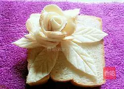 Illustration of how to make toast roses 10