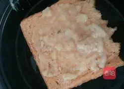 Illustration of how to make egg-fried banana toast 3