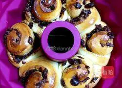 Cinnamon Cranberry Bread Rolls Recipe Illustration 16