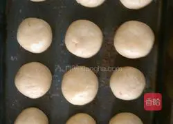 Illustration of how to make ham mooncakes 7