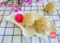 Illustration of how to make chocolate little hedgehog steamed buns 10