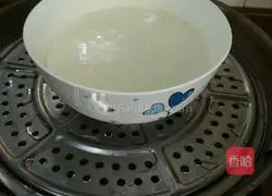 Cantonese style creamy coconut milk and egg yolk filling mooncakes illustration 7