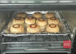 Illustration of how to make Beijing-style red mooncakes 14