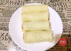 Illustration of how to make sweet potato toast rolls 7