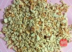 Illustration of how to make homemade Wuren barbecued pork mooncake fillings 7