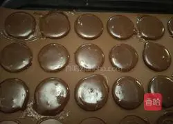 Chocolate Macaron Recipe Illustration 8