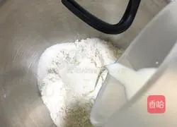 Illustration of how to make milk-flavored croissants 2