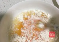 Illustration of how to make microwave biscuits 6