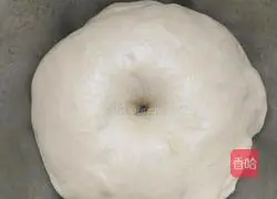 Illustration of making sausage bread 7