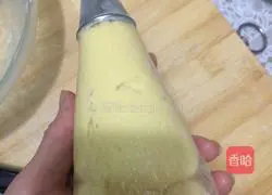 Illustration of how to make coconut milk protein cookies 5