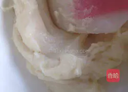 Illustration of how to make custard snowskin mooncakes 9