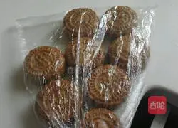 Lotus Paste and Egg Yolk Mooncake Recipe Illustration 20