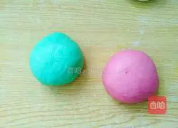 Illustration of handmade three-color toast 14