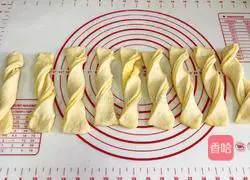 Coconut Milk Stick Bread Recipe Illustration 13