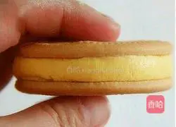Illustration of how to make pumpkin sandwich cookies 5
