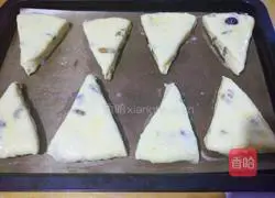 Illustration of how to make dried fruit scones 12