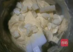 Illustration of how to make banana pound cake 8