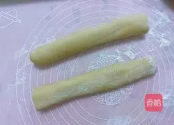 Illustration of how to make egg yolk and bean paste mooncakes 11