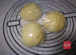 Illustration of how to make sweet bean and meat floss toast 6