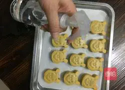 Illustrations of how to make cartoon mooncakes for children 10