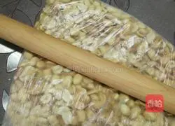 Illustration of how to make five-nut mooncake filling 2