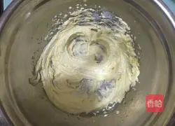 Illustration of how to make strawberry jam cookies 3