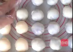 Ice Illustration of how to make leather mooncakes 11