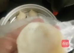 Illustration of how to make shredded coconut mooncakes 7